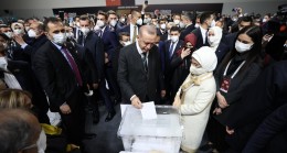 Cumhurbaşkanı Erdoğan, yeniden AK Parti Genel Başkanı seçildi