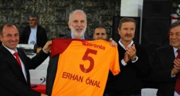 Eski futbolcu Erhan Önal hayatını kaybetti