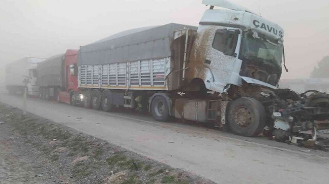 Konya’da kum fırtınası kazalara sebep oldu: 7 yaralı