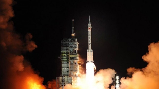 Çin’in 23 tonluk roket parçası Dünya’ya düştü
